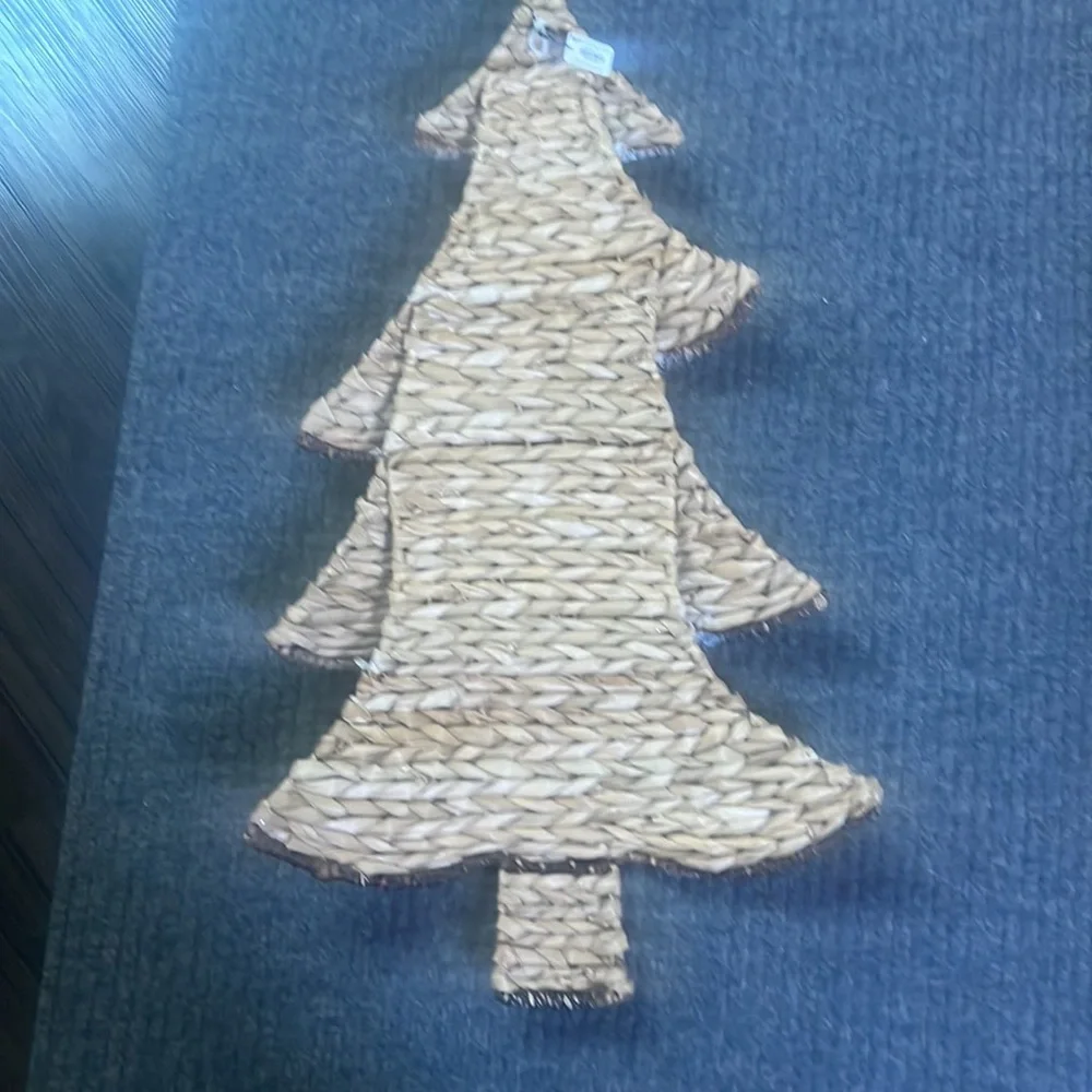 Perfect condition Pier One tree sparkly